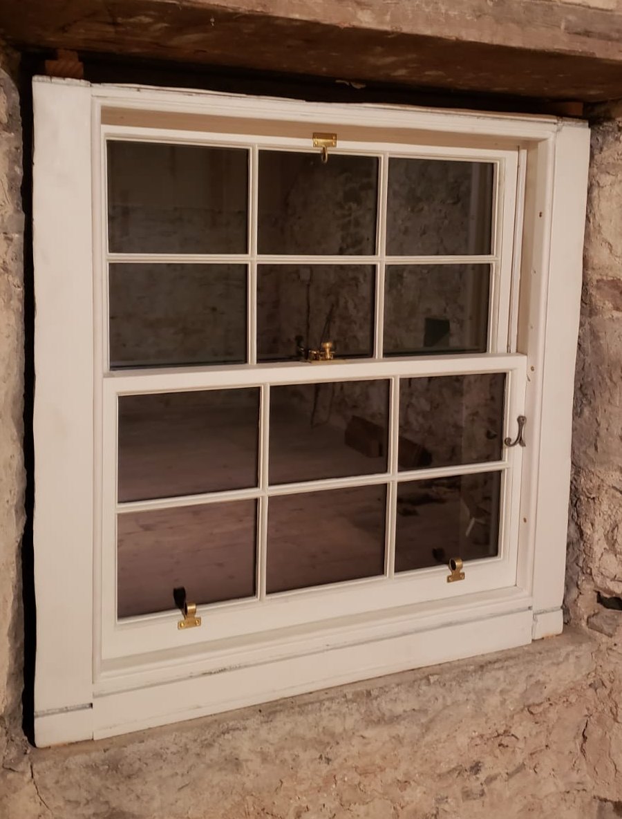 The same window restored with FINEO vacuum glazing